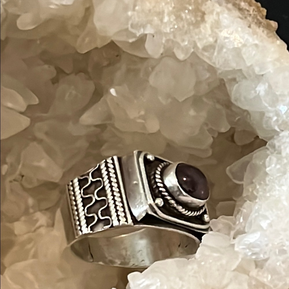 Silver and Red Ring with Central Stone - Picture 3 of 9